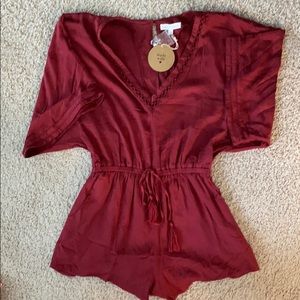 NWT Honey Punch Romper in Size Small (Bin E)